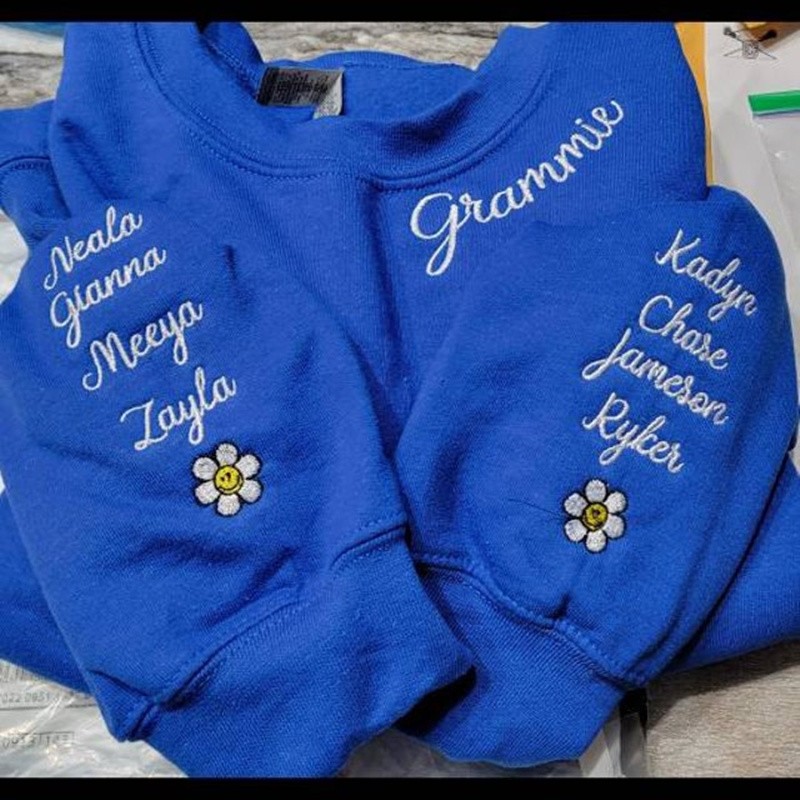 Custom Embroidered Sweatshirt With Kids Name On Sleeve For Mom Grandma Christmas Gift