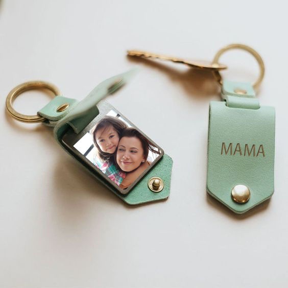 Personalised Leather Photo Keychain Gifts For Couple Girlfriend